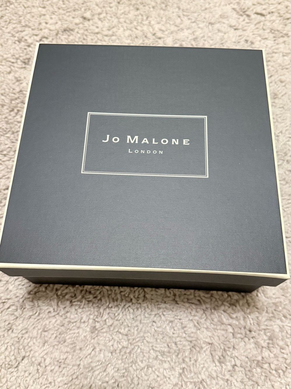 Jo Malone Dark black. 🖤🩶 Gift Box with Cream Trim and tissue paper